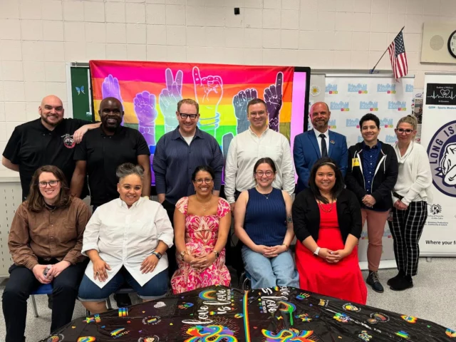 🌈 Yesterday, we proudly hosted our annual PRIDE Speed Chat n’ Chew event at Long Island City High School! 🏫✨
We were honored to welcome a phenomenal group of LGBTQIA+ professionals representing diverse fields—including culinary, film, higher education, law, small business, and theatre arts. 🎬🎓⚖️🍽️✂️🎭
These inspiring individuals—from Cornbread 26, the Queens DA’s Office, NYU Steinhardt, CUNY City College, CUNY CAT, OTIS & Finn Barbershop, and the Film Industry—took time out of their busy schedules to sit down with our students, share their college and career journeys, and speak candidly about the power of showing up as their full, authentic selves. 💬❤️
Representation matters—and yesterday’s event reminded us how critical it is for our students to see what’s possible.
Thank you to @Cornbread_26, @OtisAndFinnBarbershop, @QueensDAKatz, @CCNYCityCollege, @NYUSteinhardt
#PrideMonth #LGBTQIA #Astoria #LongIslandCity #Queens #InTheZone #CradleToCollegeToCareer #CollectiveImpact #CommunitySchools #AuthenticityMatters 🏳️‍🌈✨
